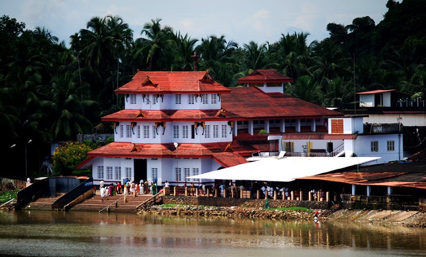 Parassinikadavu Sree Muthappan Madapura, Kannur, Kerala - Vushii.com